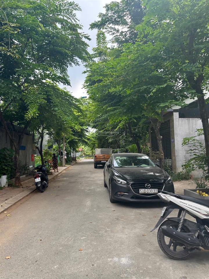 Hạ gấp 600 triệu bán nhanh 4 tỷ còn 3,4 tỷ. lô đất cạnh vinhomes grand park. dt 60m2. sổ hồng riêng