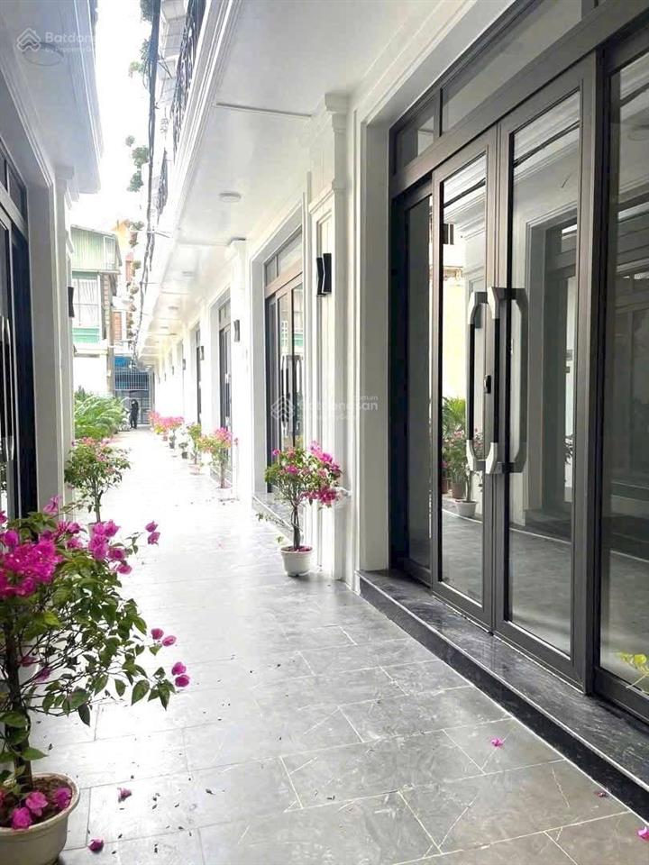 Bán nhà tại phố yên hòa, cầu giấy. khu dân trí cao. dt 31m2. mt 5m. xây 5 tầng mới. giá chào 8.5 tỷ