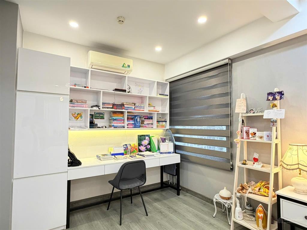 Hot hot căn hộ 104m2 tại saigon south residences, nhà đẹp, view đẹp, nội thất cao cấp, có ô xe ô tô