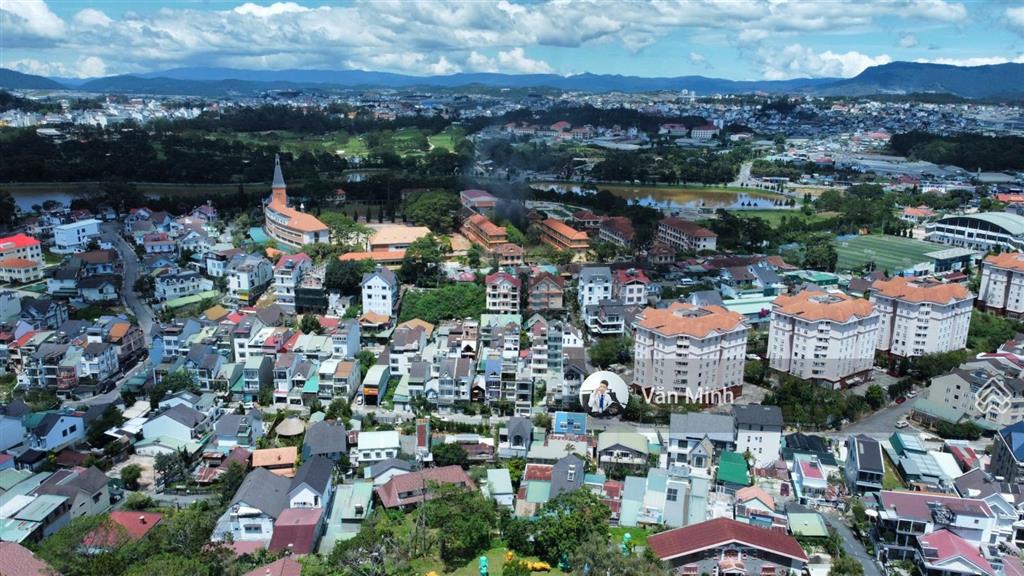 Bán đất tặng nhà 236m2 srxd hẻm nhựa nguyễn trãi, p. xuân hương đà lạt, 3 phút ra hồ xuân hương
