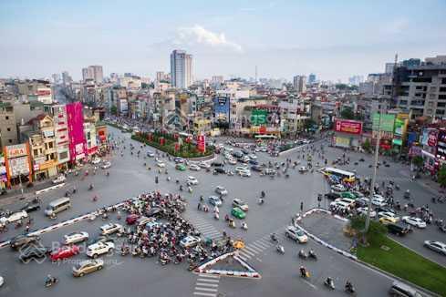 Nhà mặt đường gần ngã tư phố cổ trần hưng đạo hàng bài, ô tô tải, 50m, vỉa hè đá bóng, giá 36 tỷ