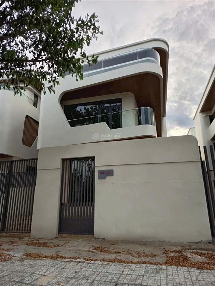 Biệt thự view mặt sông thăng long dt 302,5m2 / lô