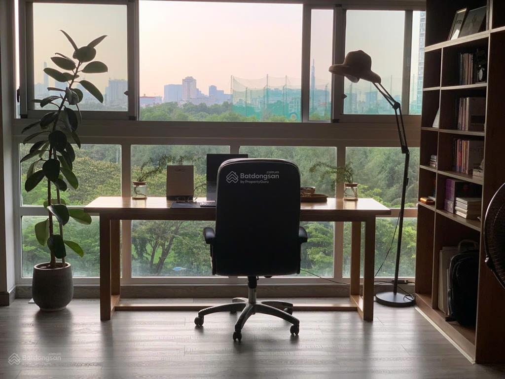 Gấp. chủ gửi bán gấp trong tháng căn hộ happy valley, căn góc, view sông, 100m2, giá 9,450 tỷ