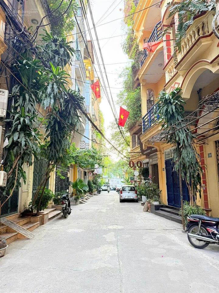 Giảm ngay 2 tỷ, ô tô 7 chỗ vào nhà, 33m2 5 tầng, chỉ còn 10,4 tỷ