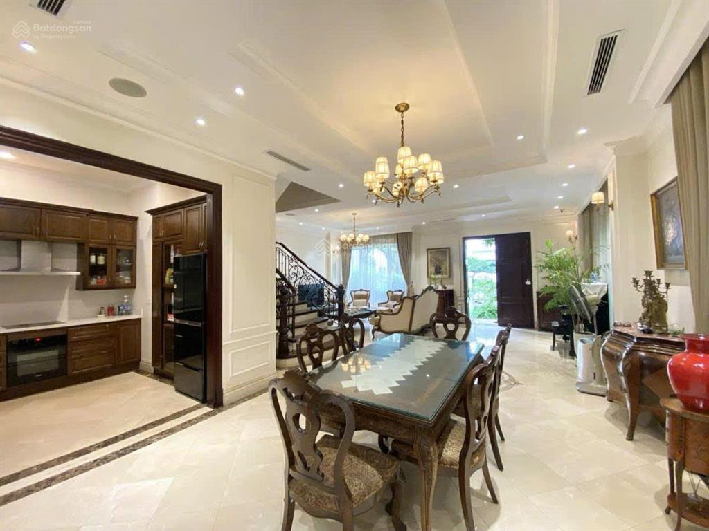 Biệt thự anh đào 10, vinhomes riverside, 135m2, mặt tiền 9m, full nội thất, đẳng cấp, nhỉnh 60 tỷ