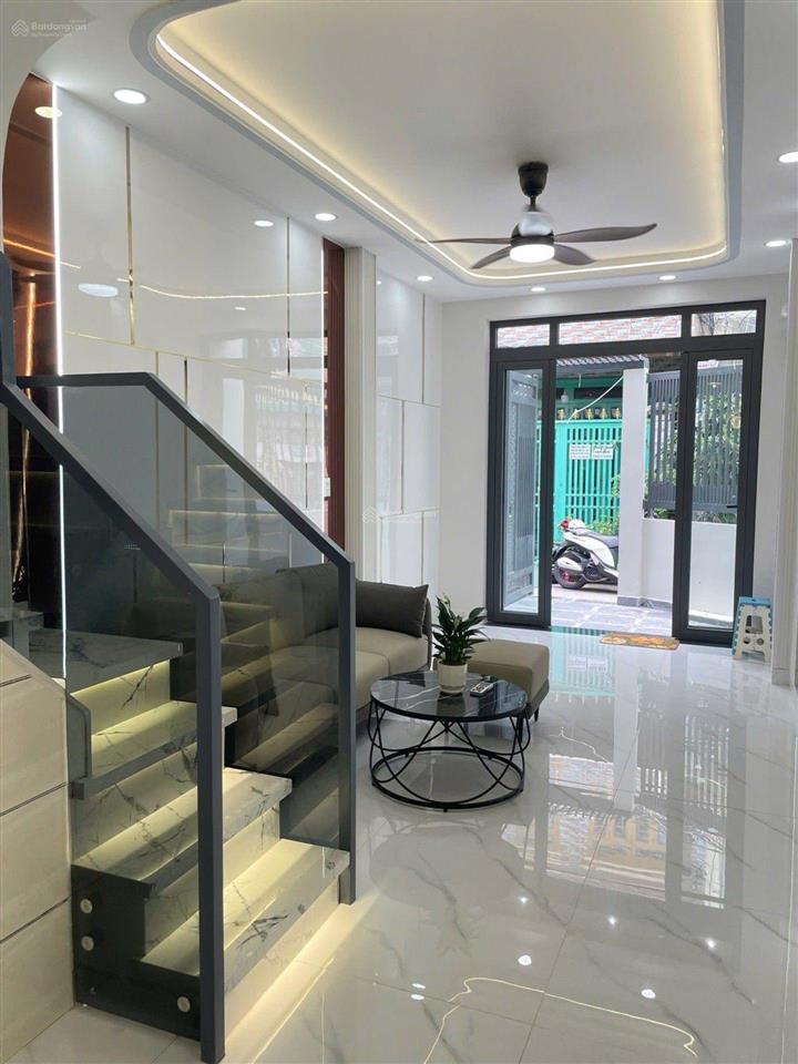 Bán nhà bến phú lâm quận 6 4 tầng đẹp giá chỉ 5,6 tỷ