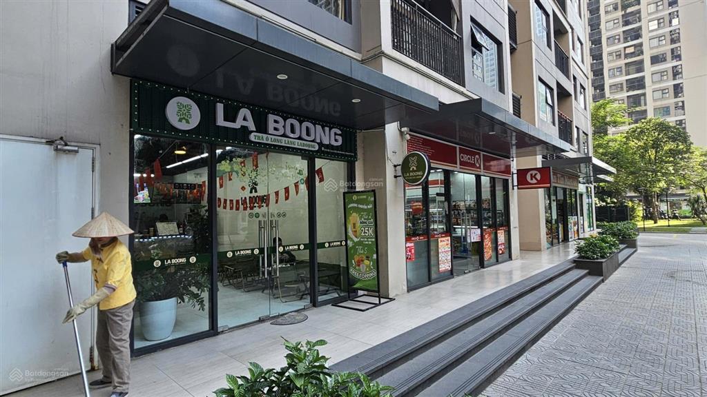Bán căn shop chân đế tòa s105 ngay sảnh nhỏ cho thuê ổn định 320tr/năm tại vinhomes smart city