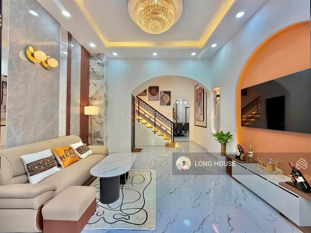 Nhà đẹp luxury 4 tầng 5 phòng ngủ bồn tắm nằm p.2 phú nhuận.