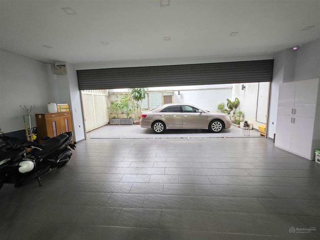 Villa vip q. 5, đường trần hưng đạo, dt 173 m2, ngang 8 m, gara 3 xe ôtô, giá tốt