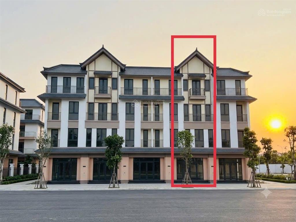 1 căn hiếm có giá hời hàng còn sót lại giá 10tỷ300 cạnh căn góc,gần công viên hồ bơ