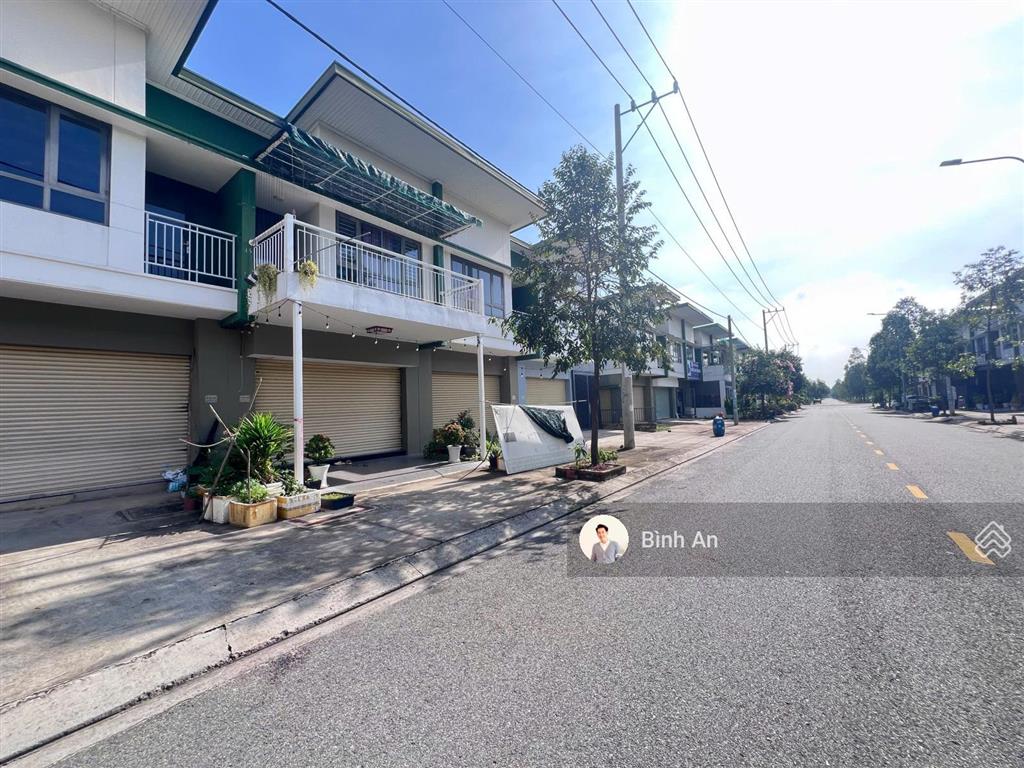 Bán ngợp căn shophouse 2 tầng, 80m2 full thổ cư, trục đường d4s đẹp tại kđt oasis, giá 1,75 tỷ
