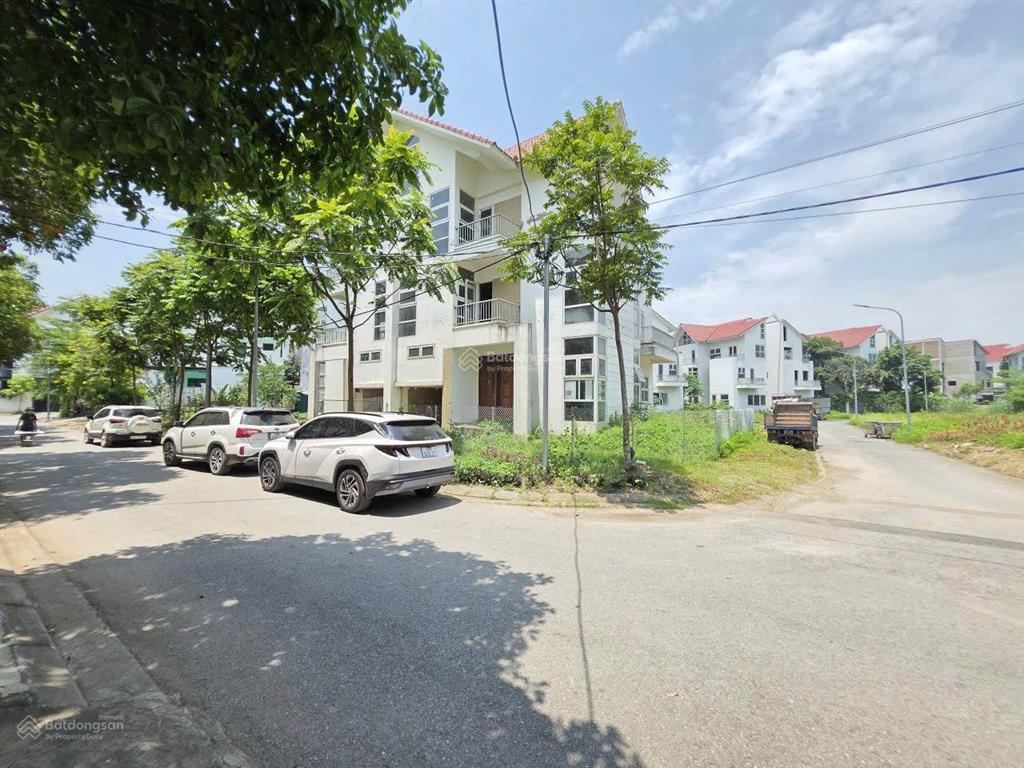 Bán căn biệt thự ngôi nhà mới 292,4m giá 75tr/m thu về