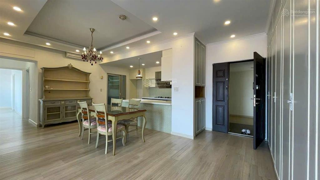 Bán căn garden plaza 1 ban công thông suốt view kênh đào giá 13,8 tỷ thương lượng. 0946 956 ***