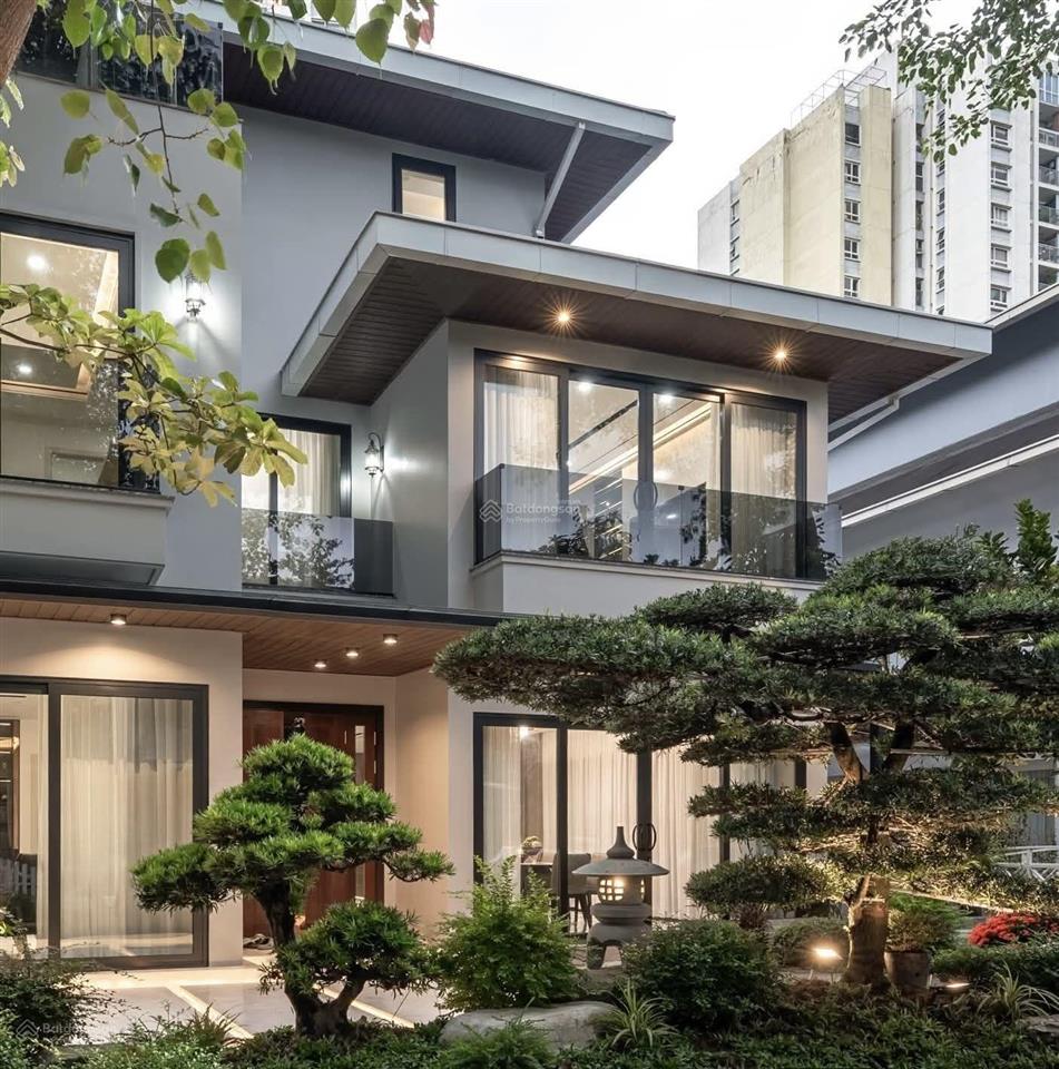 Giảm 20 tỷ, bán biệt thự kdt mới dịch vọng trần thái tông cầu giấy diện tích 315m mt 15m xây 4t