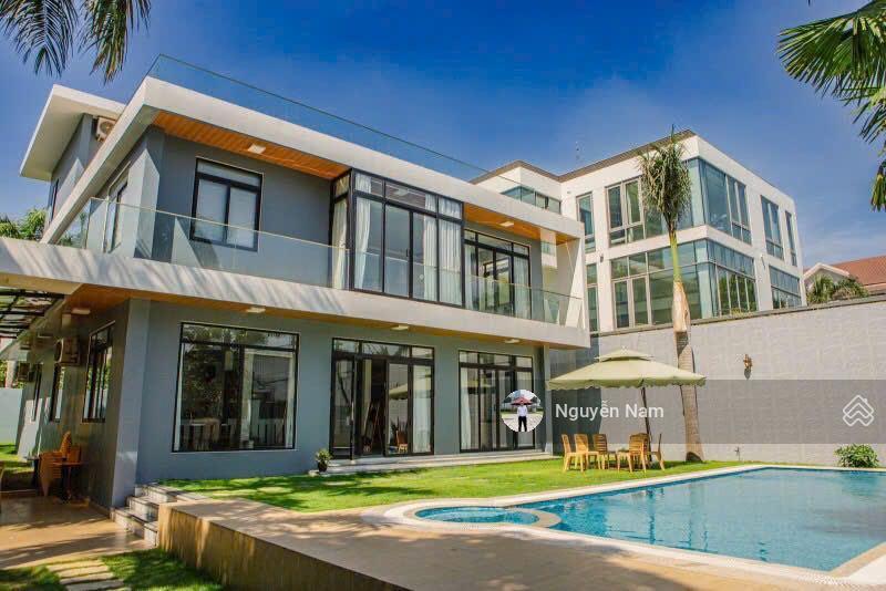 Bán biệt thự ngay sông nguyễn văn hưởng quận 2 dt 750m2 sân vườn hồ vơi cực đẹp