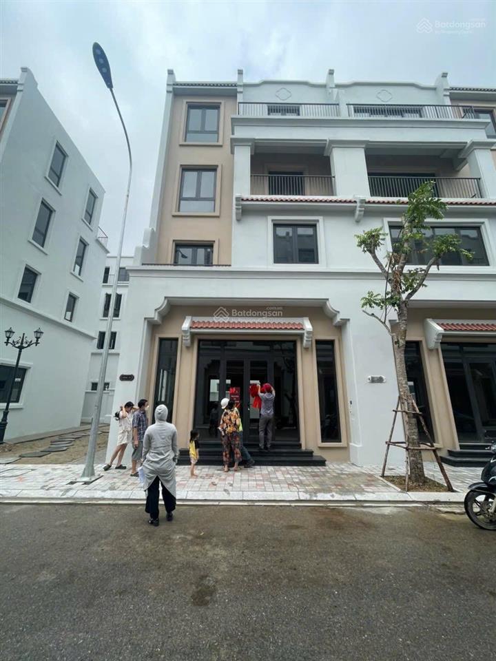 Ngộp bank! cần bán nhanh căn xẻ khe 96m2, hướng mát, xây 4 tầng. giá 16.5 tỷ. vinhomes wonder city
