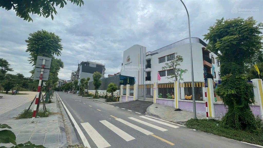 Bán gấp mảnh đất giá đầu tư phân lô ngọc thụy, lb cạnh công viên, dt 112.5m2 18.5 tỷ