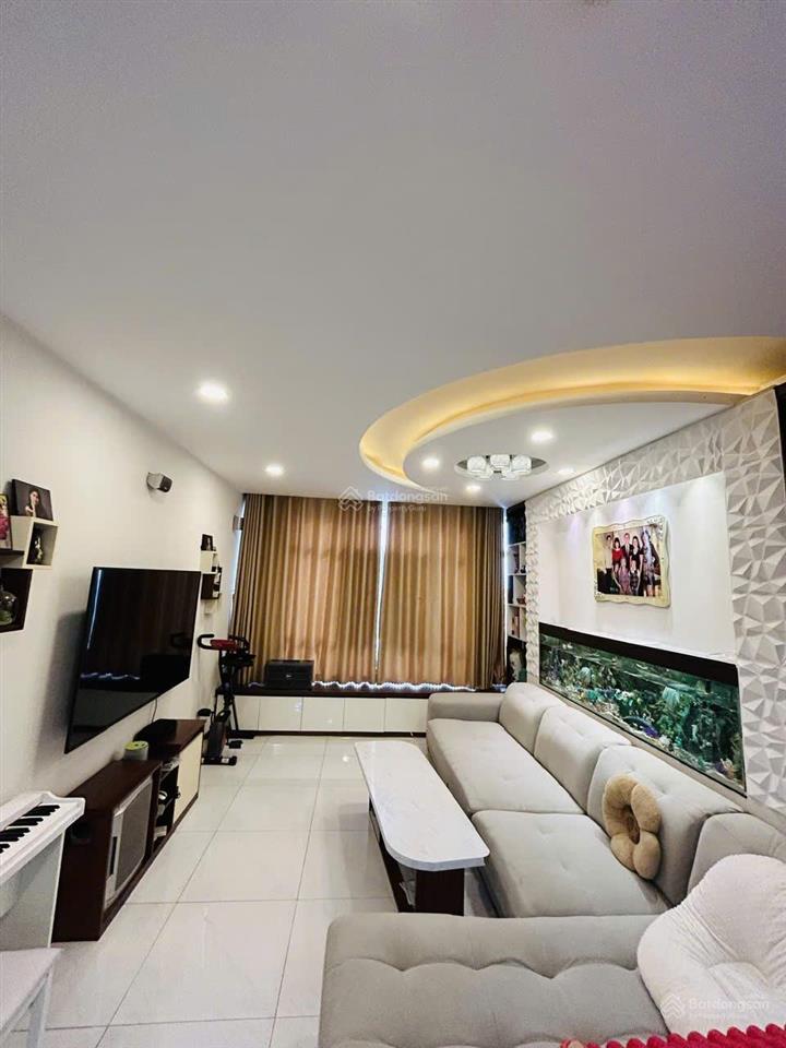 Bán căn hộ chánh hưng giai việt, 3pn 146m2. full nội thất đẹp 7,4 tỷ all in.