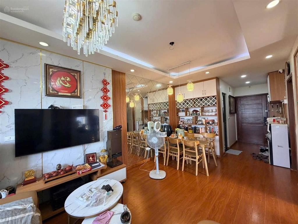 Giá đầu tư chung cư thái hà, bộ công an thành phố giao lưu, căn góc tầng cao 2 ngủ, 2wc giá 5tỷ750