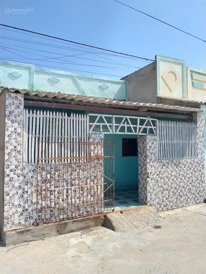Đầu tư nhà cấp 4 diện tích 50m2, mặt tiền biển phan rí cửa giá chỉ 590 triệu