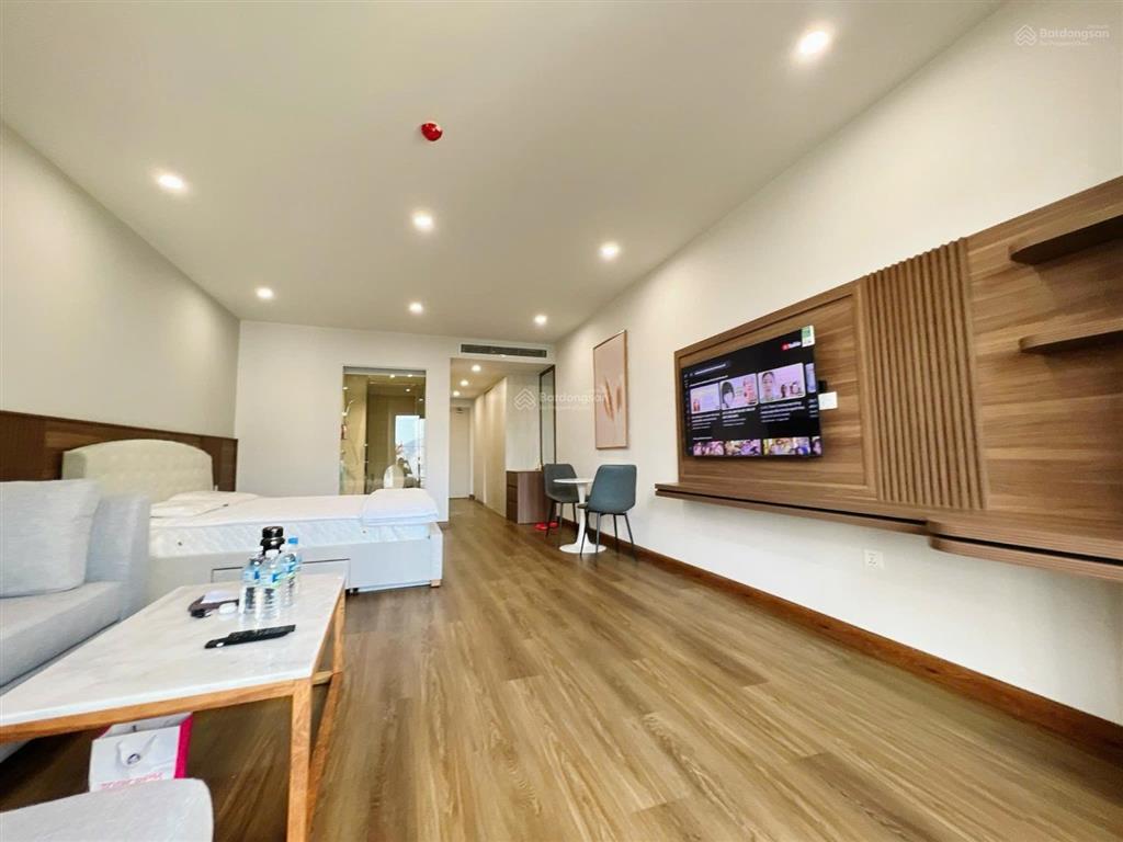 Thiện chí bán cặp căn studio toà nam view biển gold coast nha trang. đã có sổ cá nhân