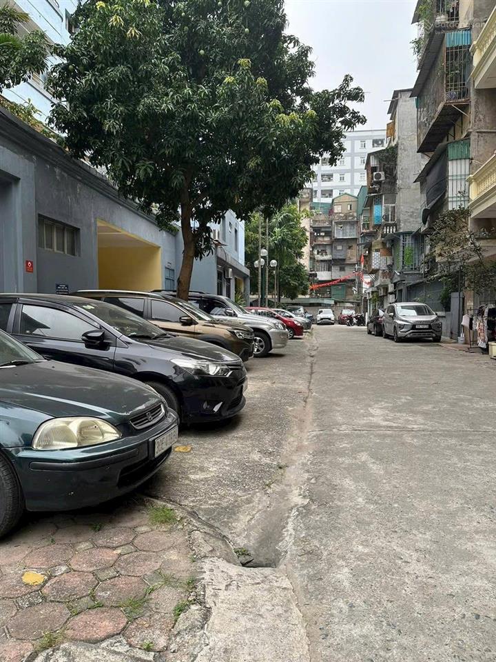 Bán nhà 4t phố hoàng quốc việt 54m2, phân lô ô tô 2 mặt tiền, 2 mặt đường, giá 19,9 tỷ.