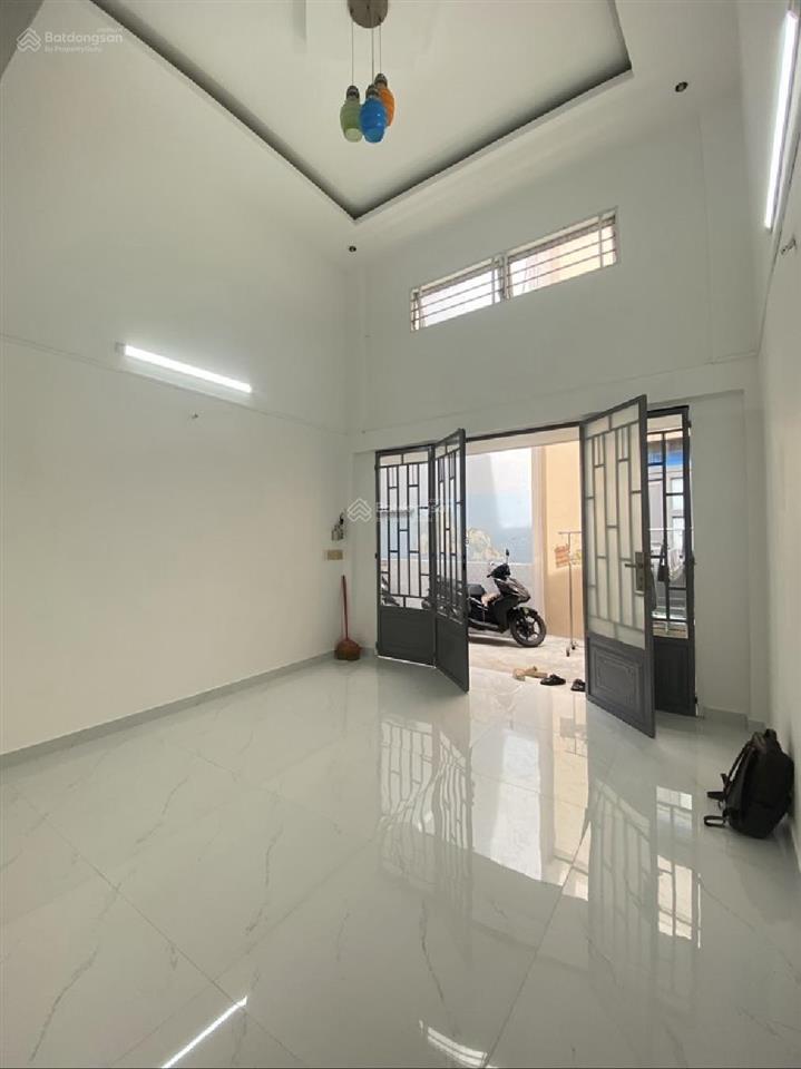 Bán nhà nguyễn thị thập q7 2 tầng 2 pn( có thể cải tạo lên 4pn) dt 4mx10m sổ hồng chỉ hơn 5 tỷ