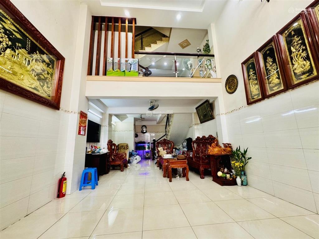 Cực rẻ! nhà khương đình 38m2 đi bộ ra ô tô, ngõ ba gác tránh, sđcc, không quy hoạch, chỉ 7,1 tỷ
