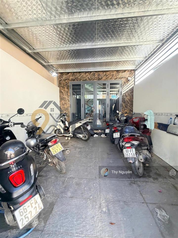 Nhà ở kèm chdv 5 tầng hxh xây mới thu nhập 22 triệu sau lưng đh ngân hàng sát kha vạn cân