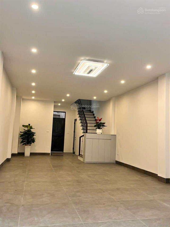 Siêu phẩm nhà 6 tầng thang máy tại nguyễn sơn ô tô vào nhà giá hơn 8 tỷ chủ cần bán gấp