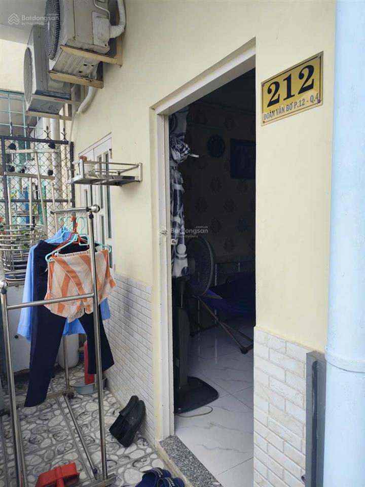 Chính chủ bán chung cư 212 quận 4 giá chỉ 2,2 tỷ