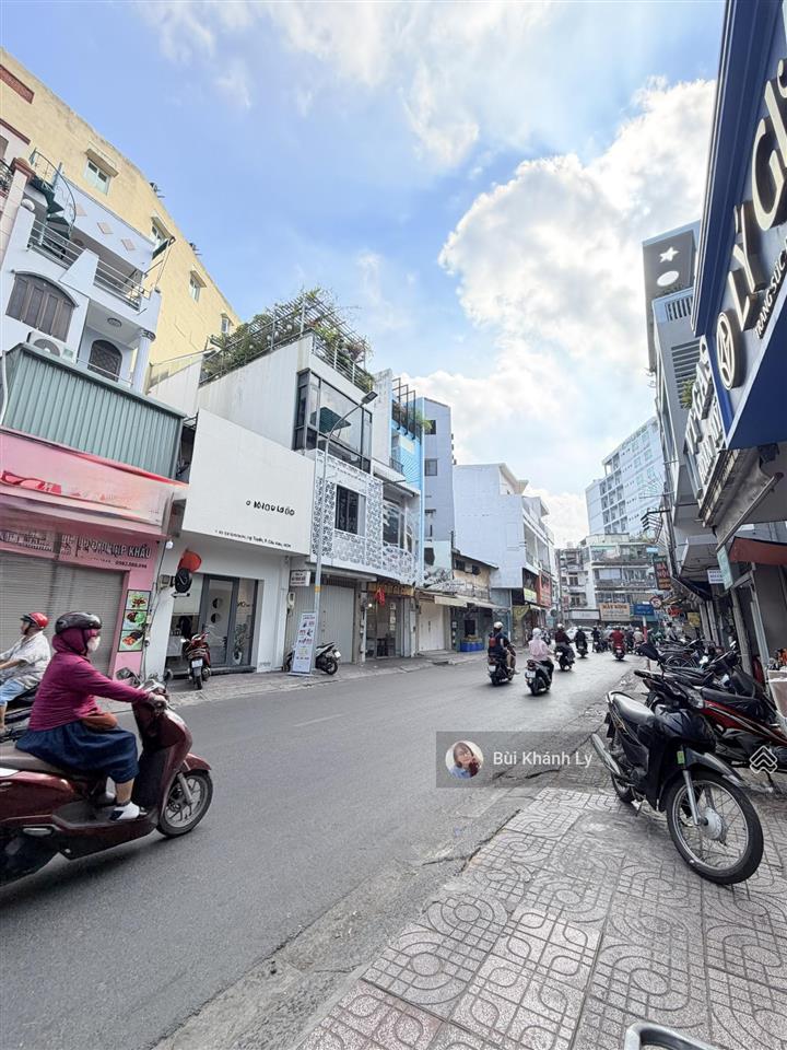 Tôi cần bán nhà mặt tiền nguyễn trọng tuyển phan đình phùng (4 x 17)m vỉa hè 2,5m phú nhuận