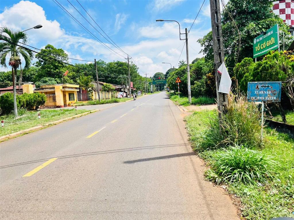 12m mặt tiền nhựa rộng xe tải lưu thông thoải mái.gần khu công nghiệp nhu cầu ở và kinh doanh nhiều