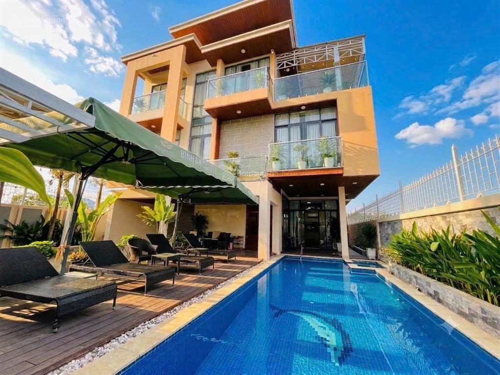 Bán biệt thự biển gần 400m2 ngay trung tâm vịnh đà nẵng