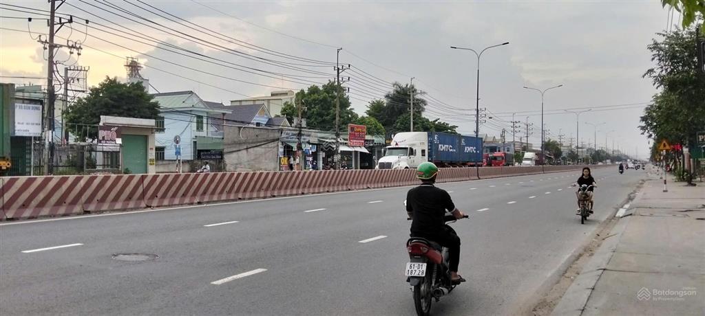 5.575m2 mặt tiền đt743 cách vòng xoay an phú 1km vib banking 3 bên