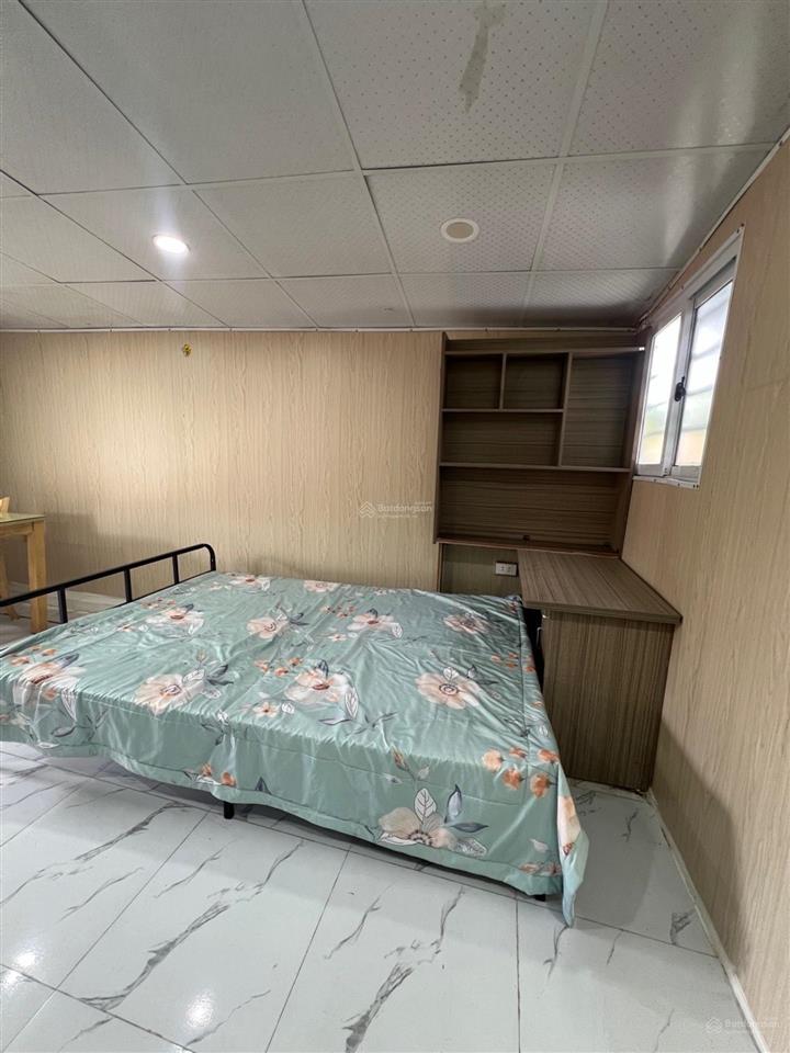 Nhỉnh 1 tỷ căn hộ tầng 3 sài đồng 2 ngủ, khách bếp vskk 0832 103 ***
