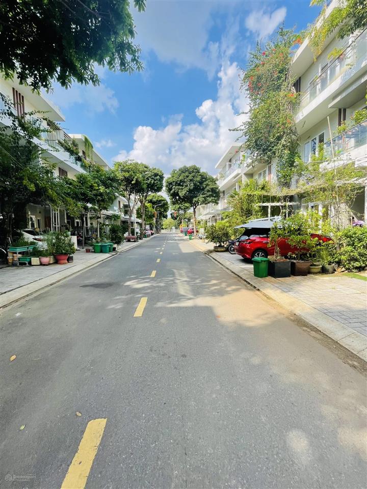 Bán nhà phố cao cấp khu rio vista khang điền sổ hồng đầy đủ