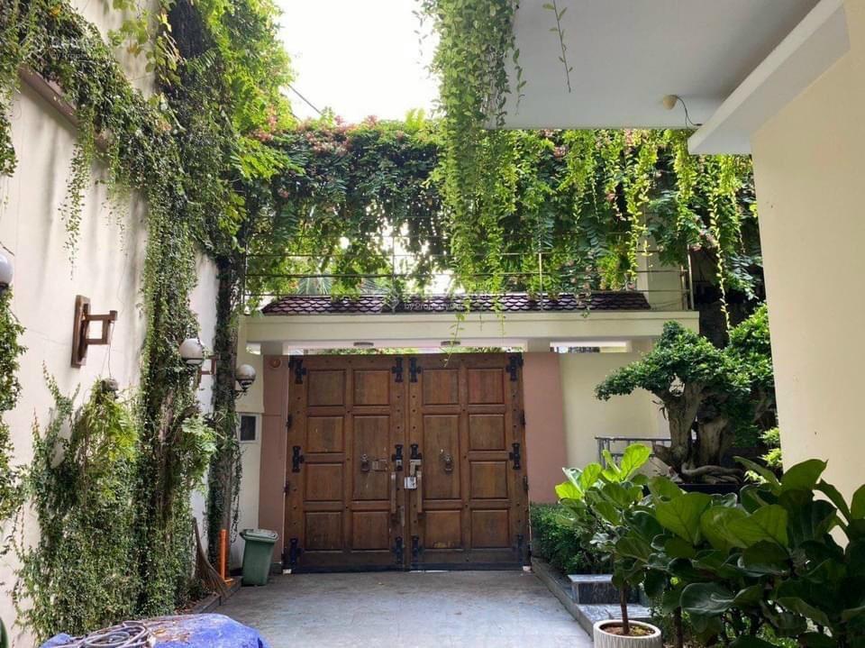 Bán đất xây biệt thự đường lê văn lương dt 12.5x30m, cn 300m2. giảm 3 tỷ còn 43 tỷ tl