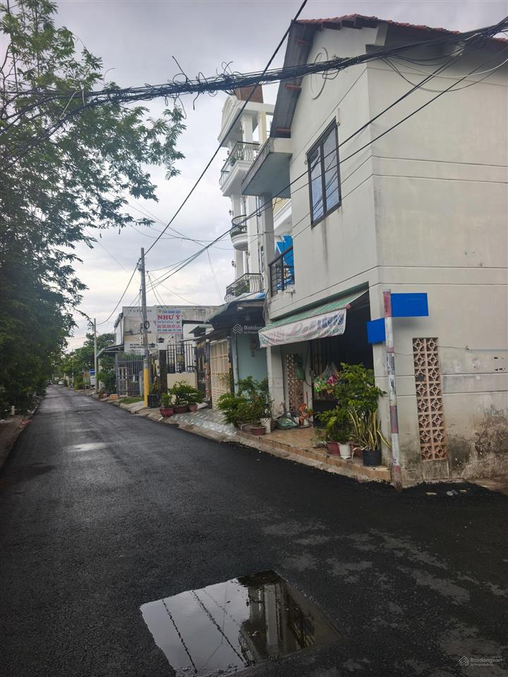 Bán đất mặt tiền đường nhựa xã tân kiên. dt 11x27=285m kdc hiện hữu.