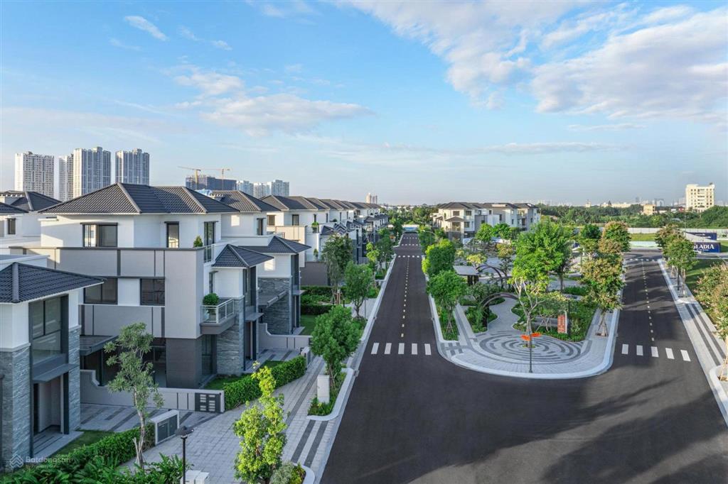 Em minh bán nhà liên kế vườn đường 16m. dtxd 224.6m2 thanh toán 7.237 tỷ vay 75% htls 18 tháng