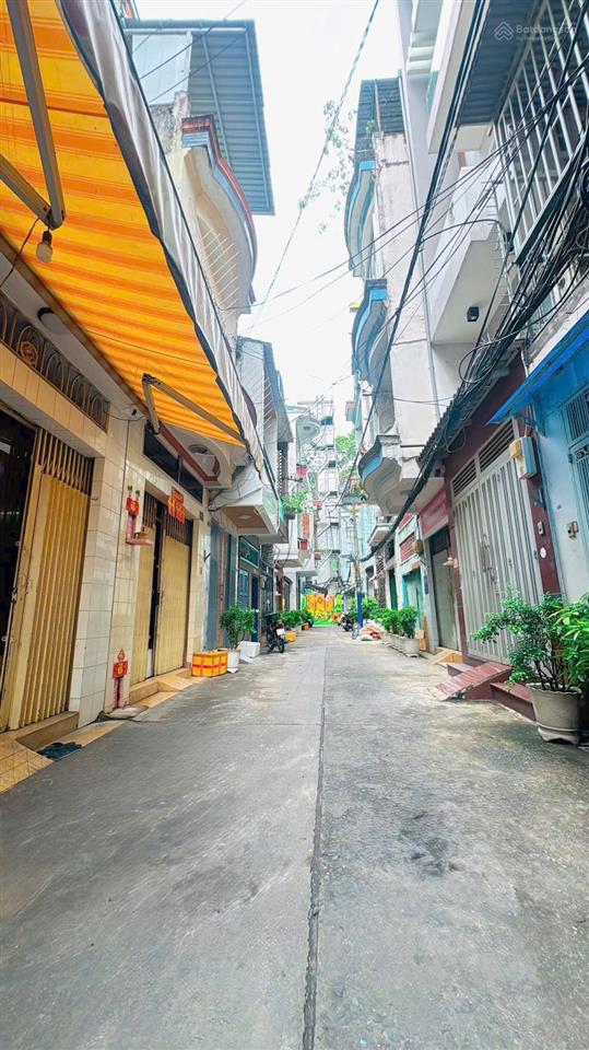 Bán nhà quận 10 hẻm xe hơi thông, cách mặt tiền chỉ 30m, giá chỉ 4,8 tỷ