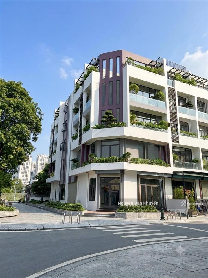 Nhỉnh 30 tỷ có ngay shophouse góc bình minh garden 147m2 đang cho thuê 60tr/tháng.