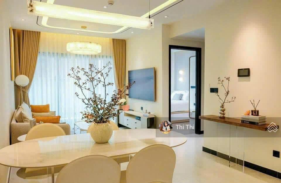 Chính chủ bán gấp flemington lê đại hành q11 220m2 4pn 4wc 17 tỷ sổ view đẹp. 0934 704 ***