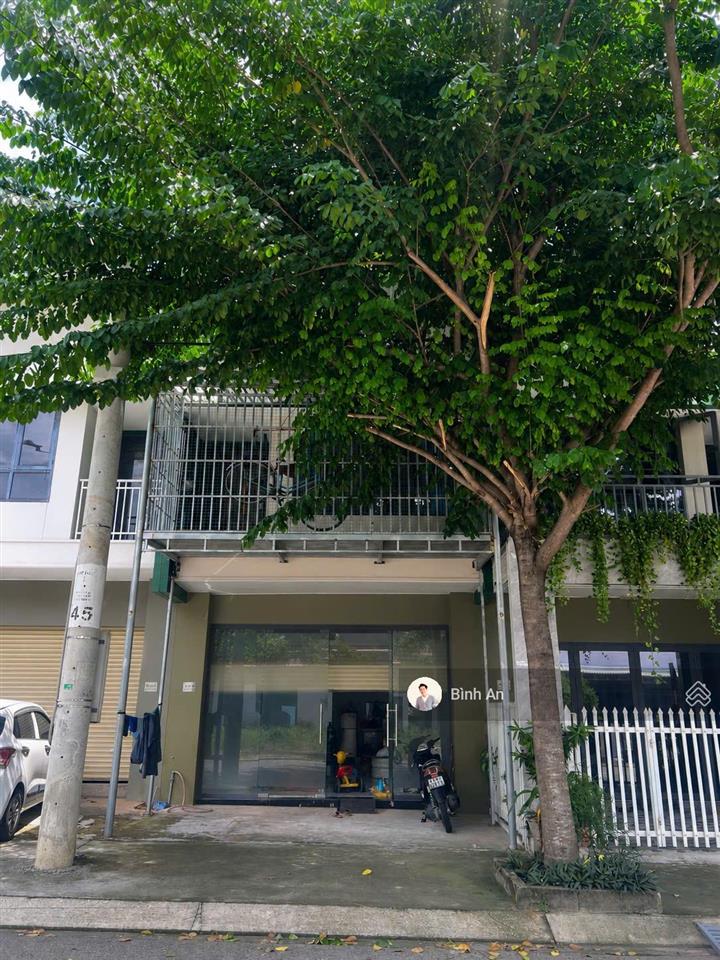 Bán căn 2 tầng, 2 mặt thoáng, đã hoàn thiện 3pn, trục đường thông, dân cư ở đông, giá 2,1 tỷ