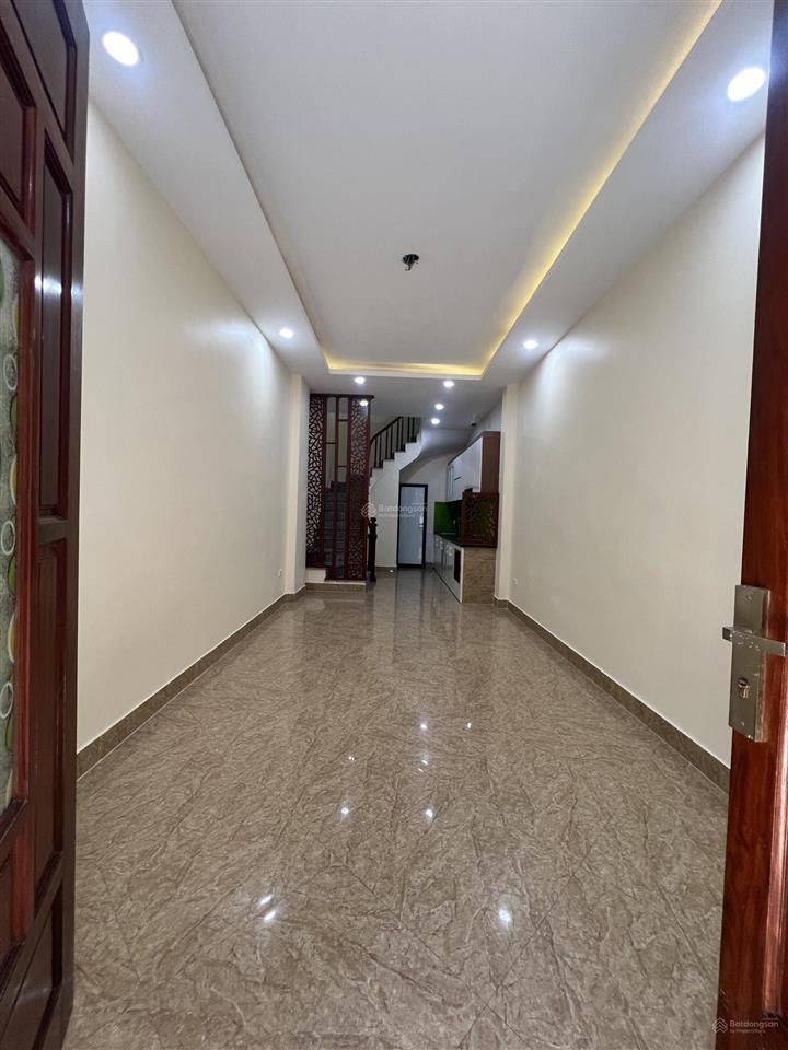 Nhà ngọc hồi tứ hiệp thanh trì 35m 5 tầng tc 6tỷ