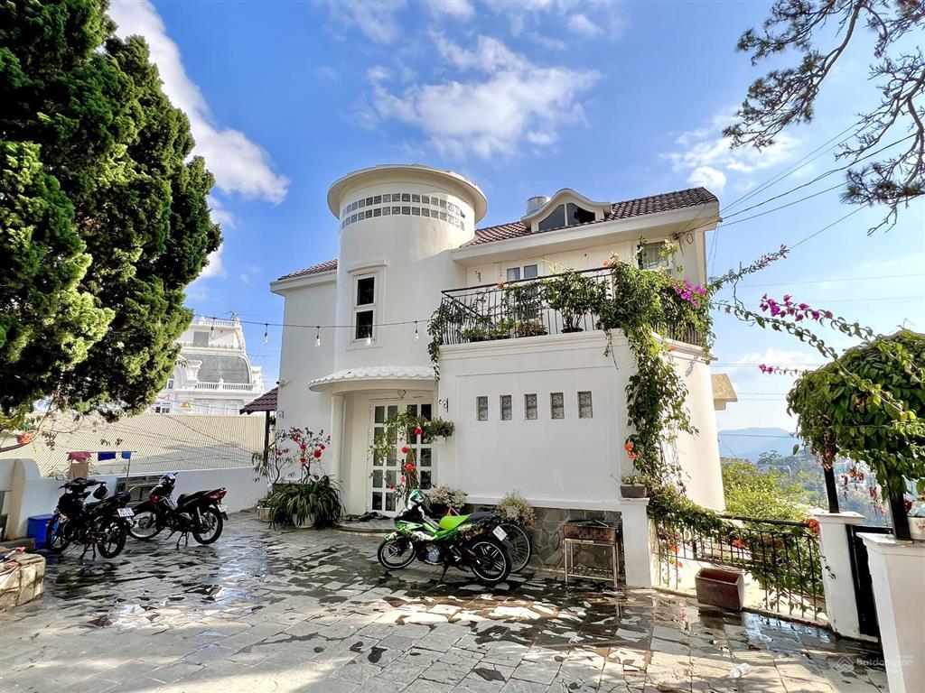 Cần bán căn villa đường yên thế, phường 10, đà lạt, view thung lũng siêu đẹp