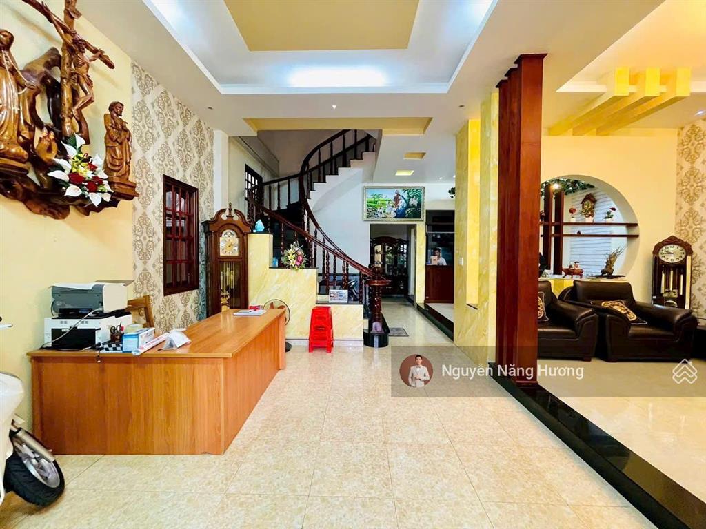 Nhà mặt tiền trung tâm bình thọ ngang 8.8 x 20m cn 186m2 kết cấu 3 tầng kiên cố chỉ 18 tỷ