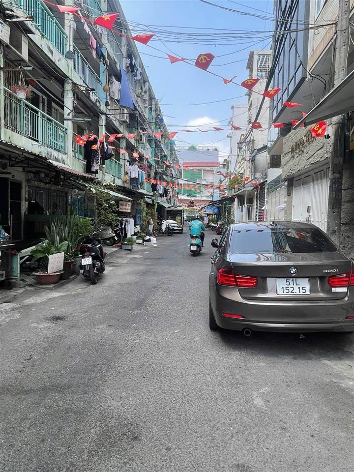 Nhà q.3 mặt tiền hxt 6m ngay góc nguyễn thiện thuật .ngay chợ bàn cờ .dt 40m .2 tầng bán 6.9 tỷ