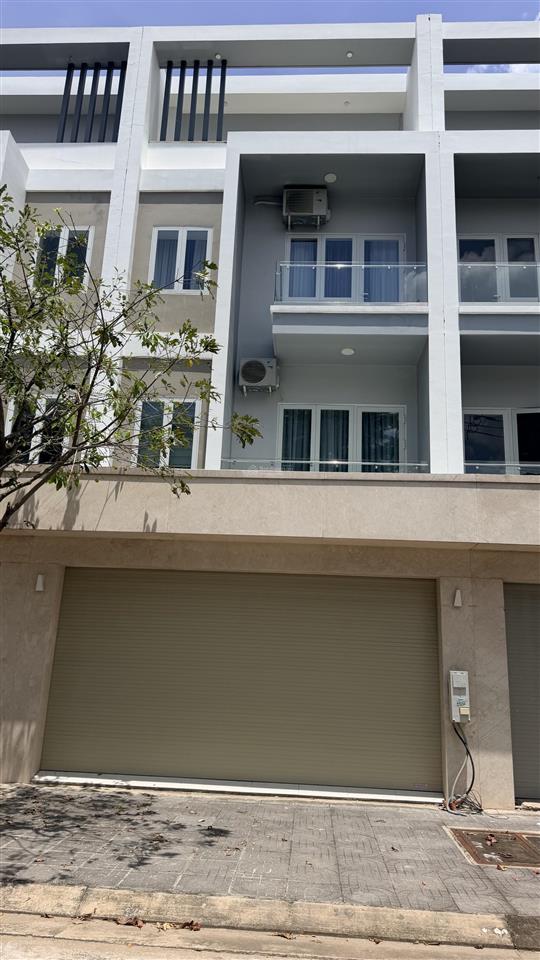 Bán nhà phố mặt tiền 3 lầu quốc lộ 51 bà rịa city gate 7,7 tỷ 0775 707 *** phạm yến