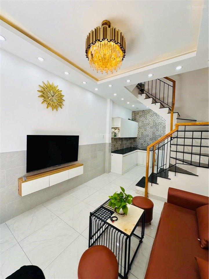 Bán nhà quận 6, gần trường cấp 3 mạc đĩnh chi, diện tích 52m, 1 trệt, 1 lầu, kế chợ phú lâm.